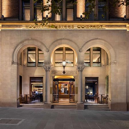 Hilton Melbourne Little Queen Street Esterno foto The Connaught, London