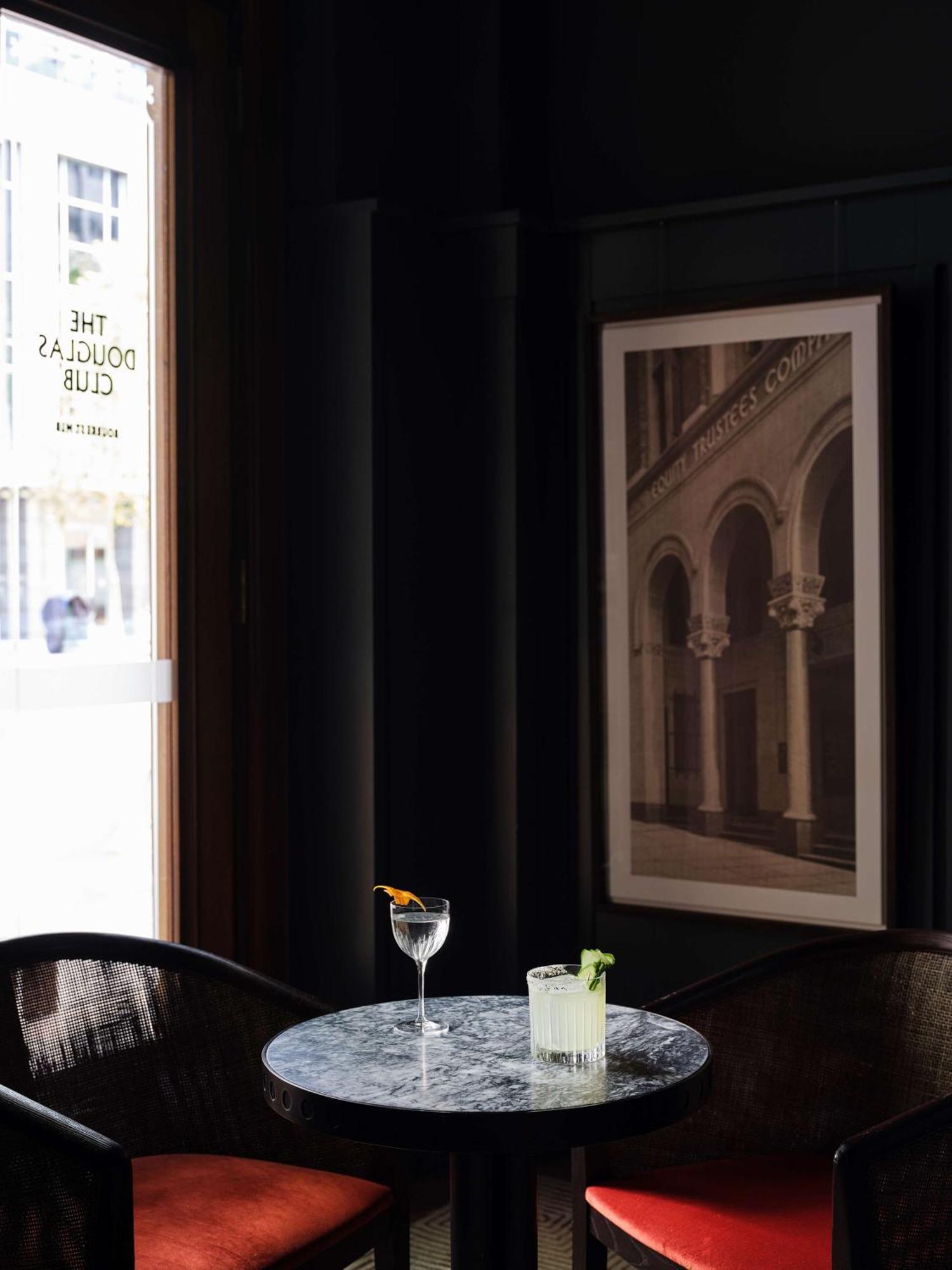 Hilton Melbourne Little Queen Street Esterno foto The Lounge at the Hotel