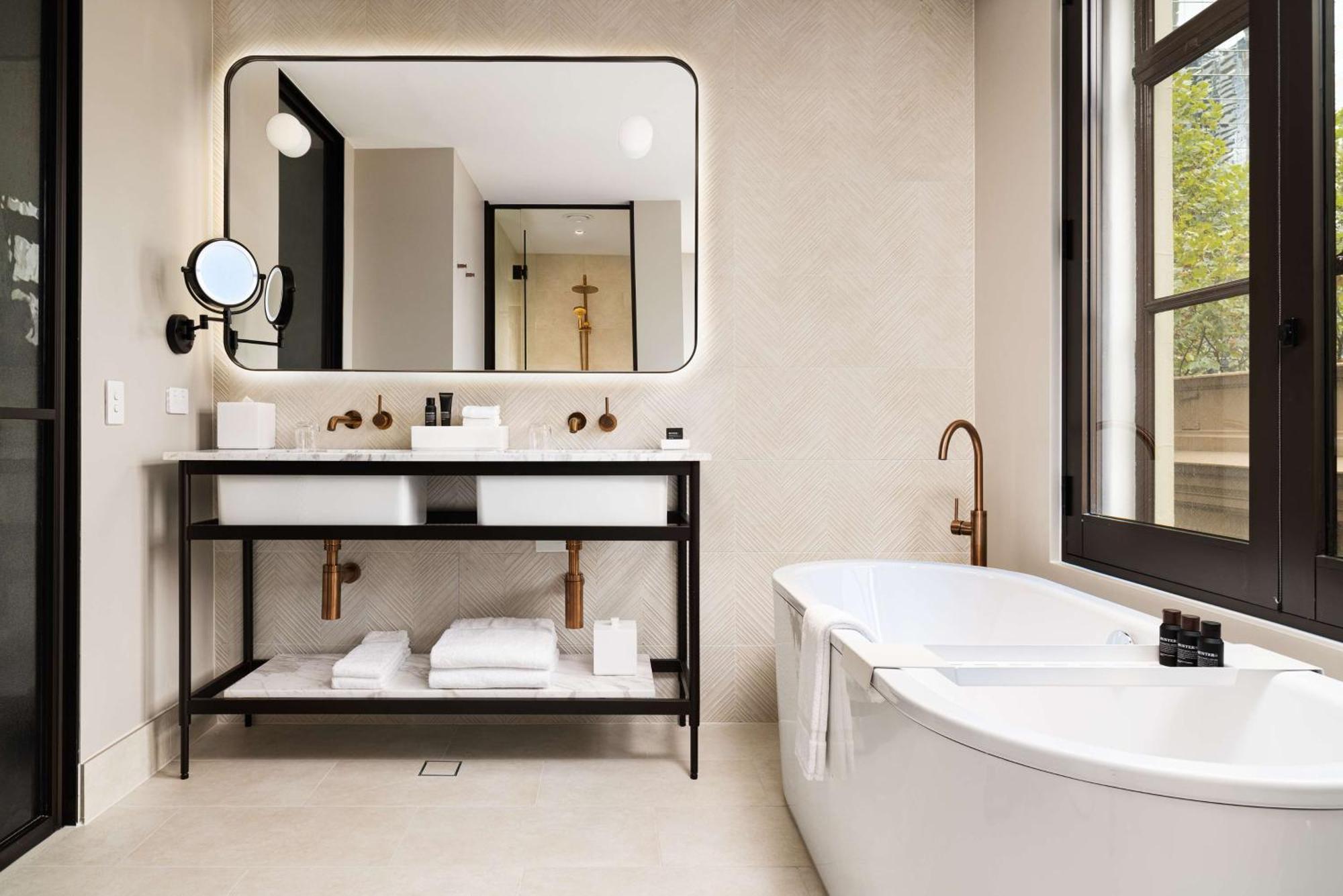 Hilton Melbourne Little Queen Street Esterno foto Bathroom