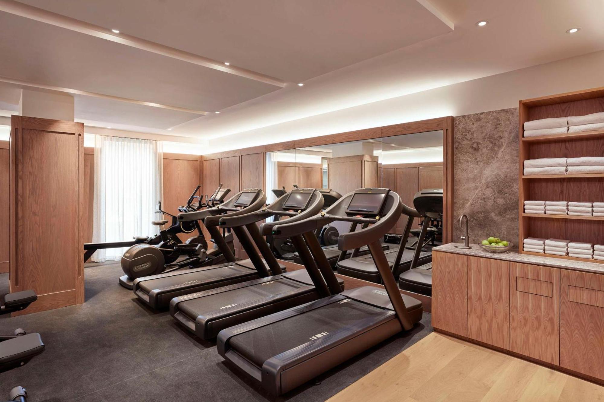 Hilton Melbourne Little Queen Street Esterno foto The gym at The Hari