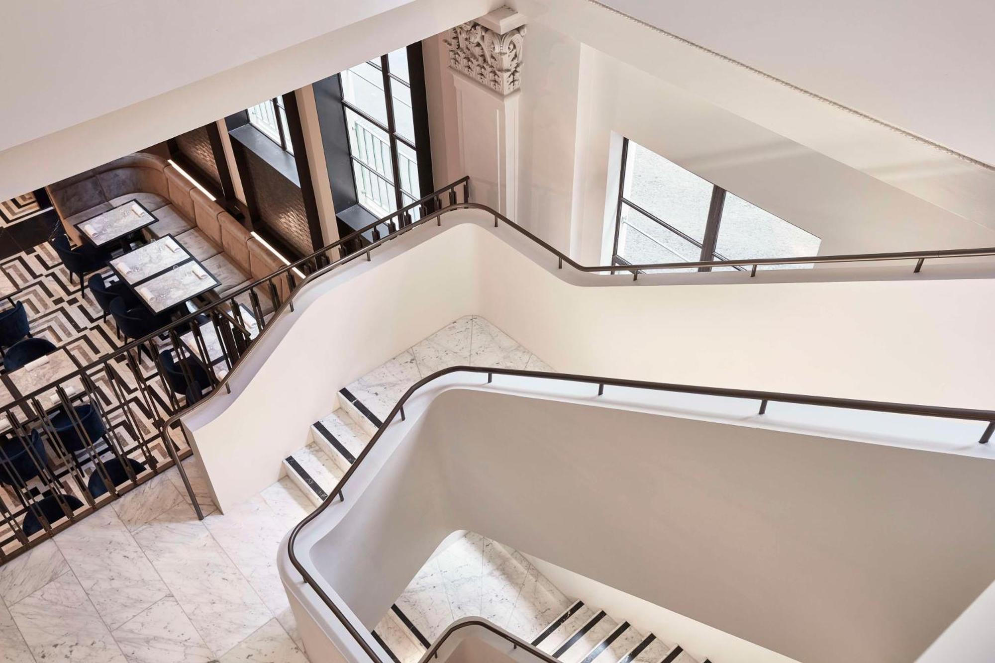 Hilton Melbourne Little Queen Street Esterno foto Staircase