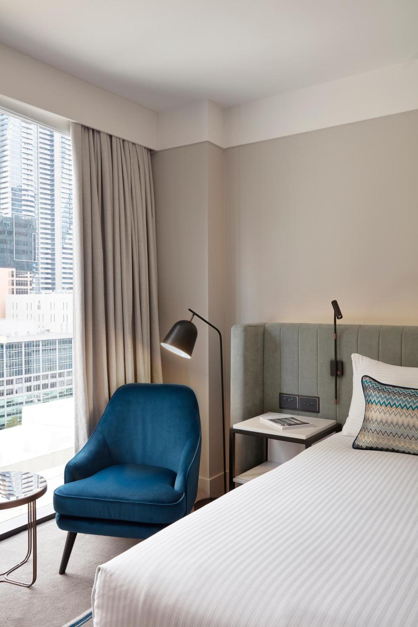 Hilton Melbourne Little Queen Street Esterno foto A room at the hotel